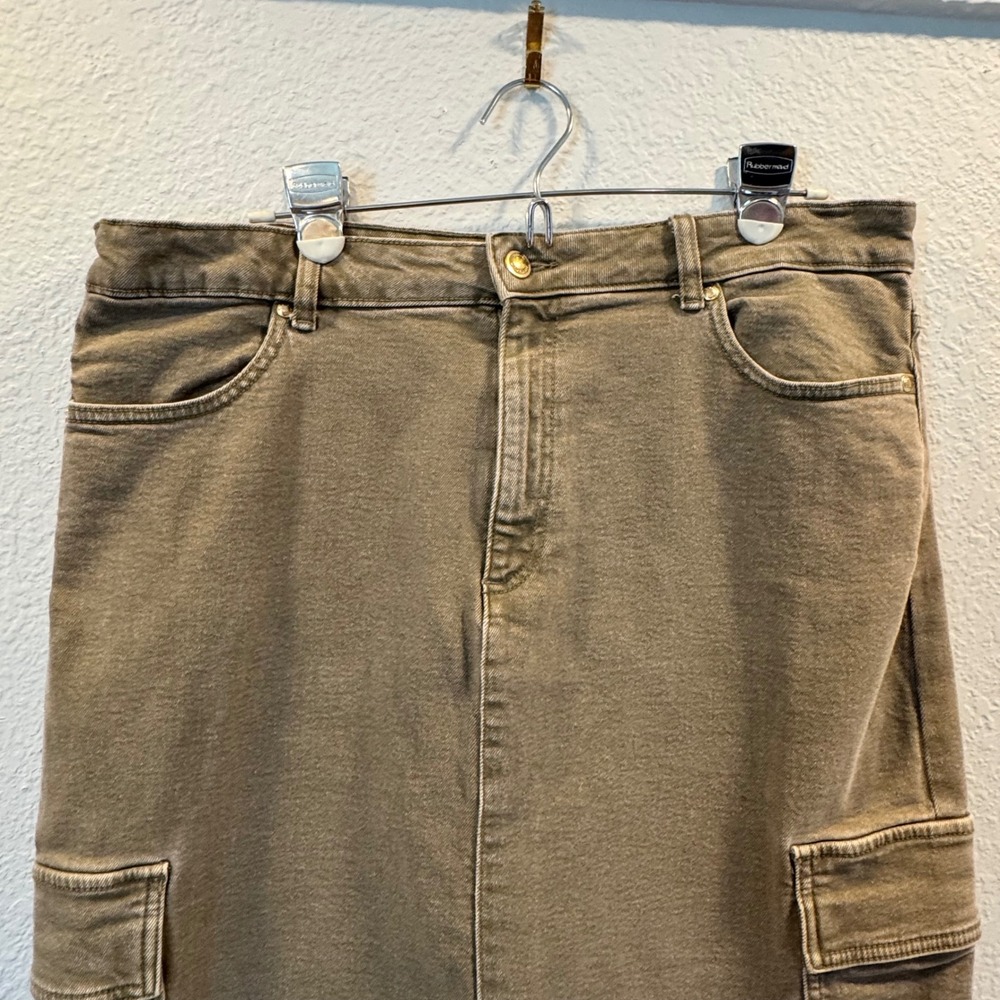 Michael Kors Olive Green Cargo Denim Midi Skirt with Front Slit Size 14 - Picture 2 of 10